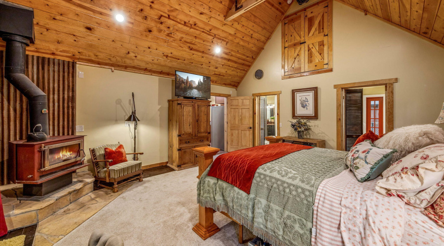 OWNERS BEDROOM