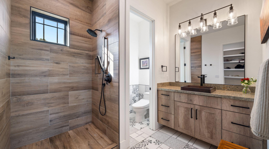 Primary Bath w/Designer Tile
