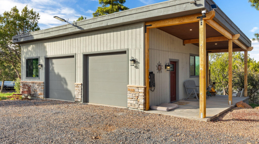 24x24 Garage w/ Shop