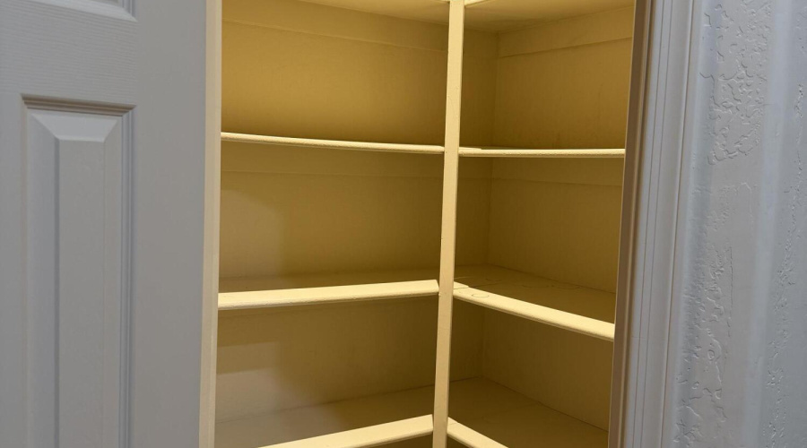 Walk in Pantry