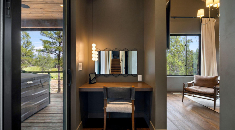 West Wing Suite to outdoors