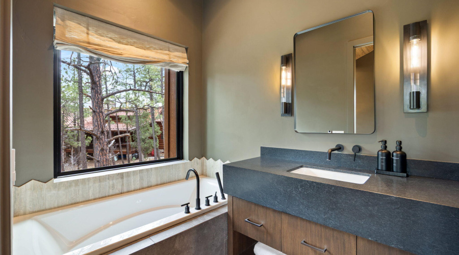 West wing 2nd Suite Bathroom