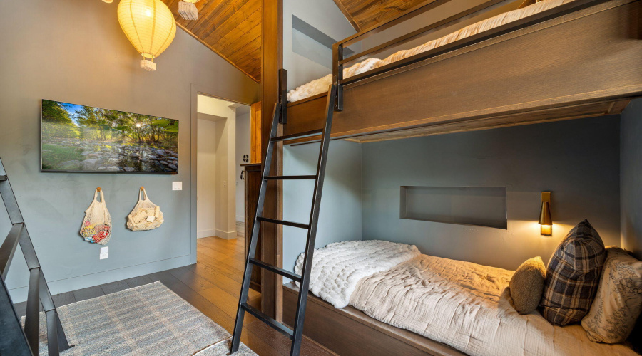 Built in bunk beds