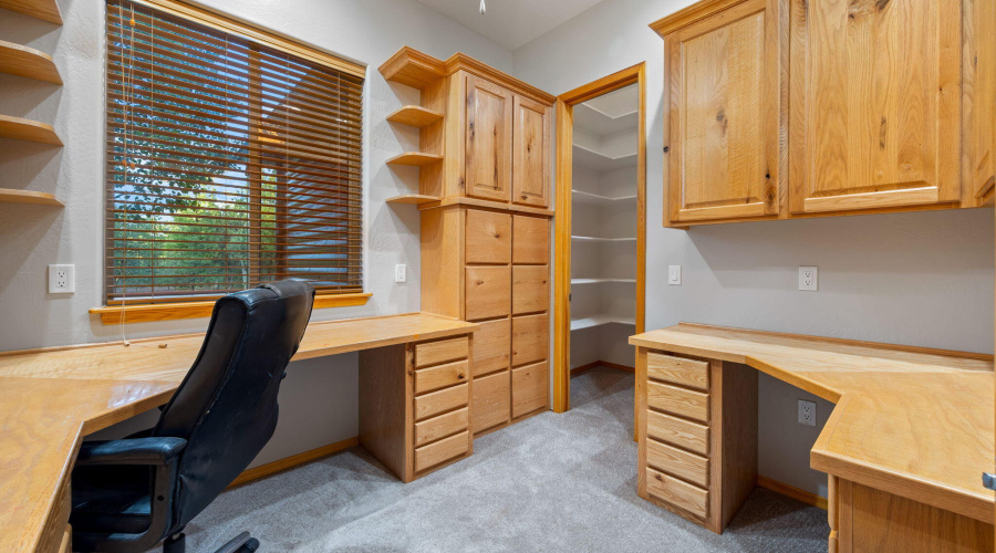 Custom Office