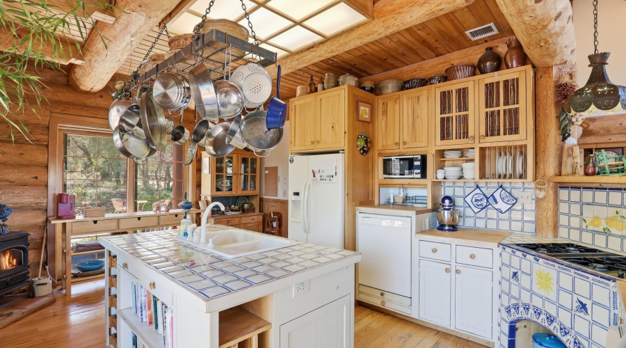 Kitchen (2)