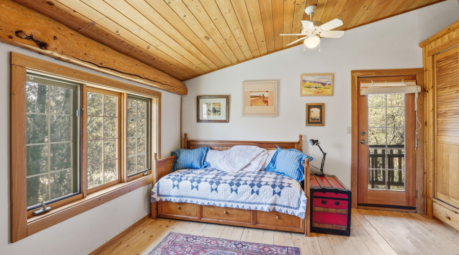 Guest Bedroom 2 (1)