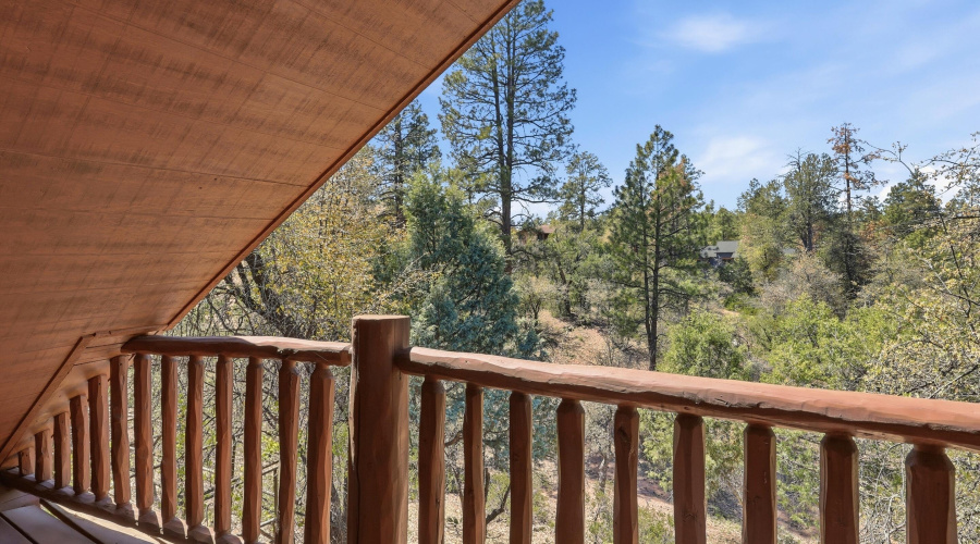 Private Deck Guest Bedroom 2