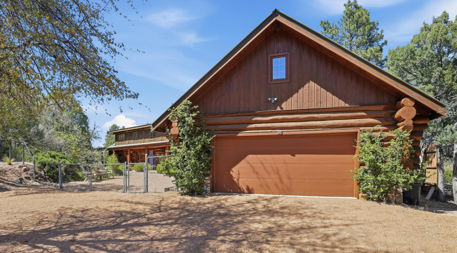 2-Car Garage (2)