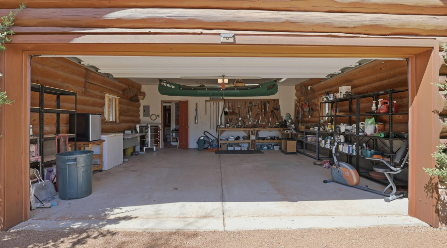 2-Car Garage (3)