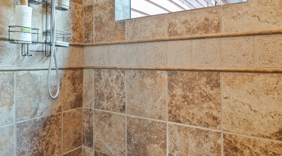 7 Shower in bathroom 3