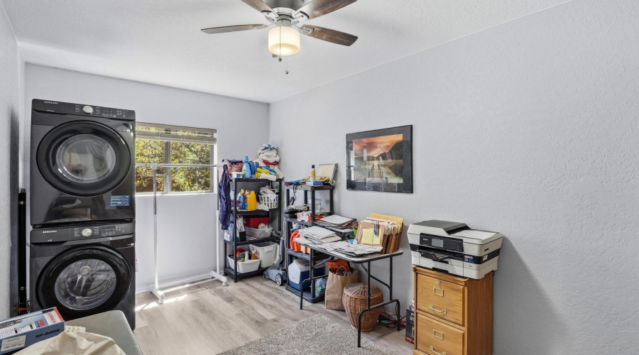 Bed 3/Laundry