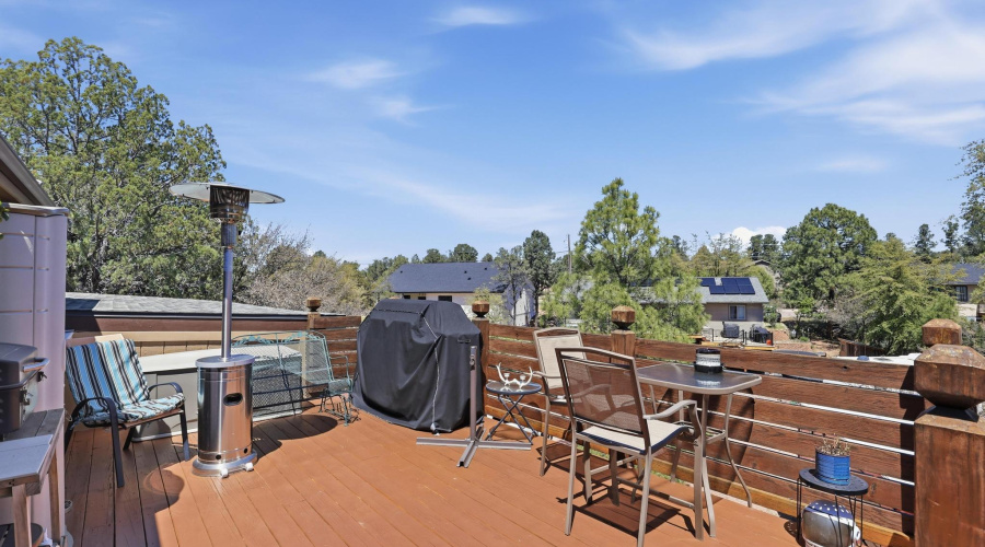 Roomy Deck