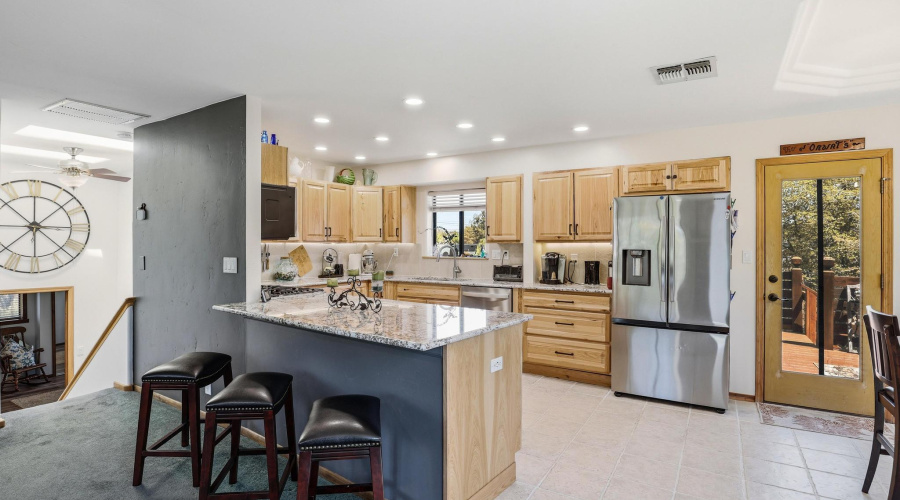 Kitchen/Bar