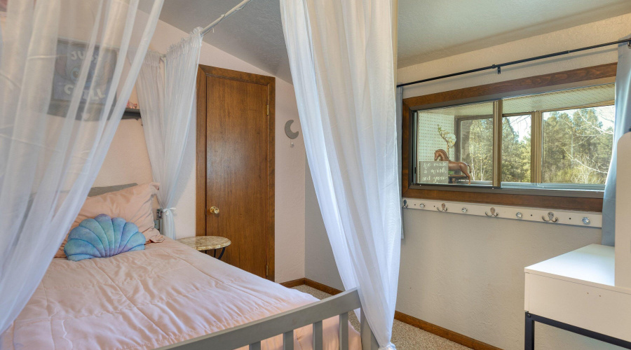 Udstairs Bedroom 2