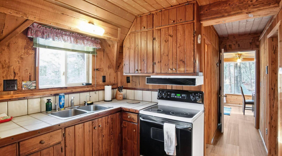 Kitchen area - 2