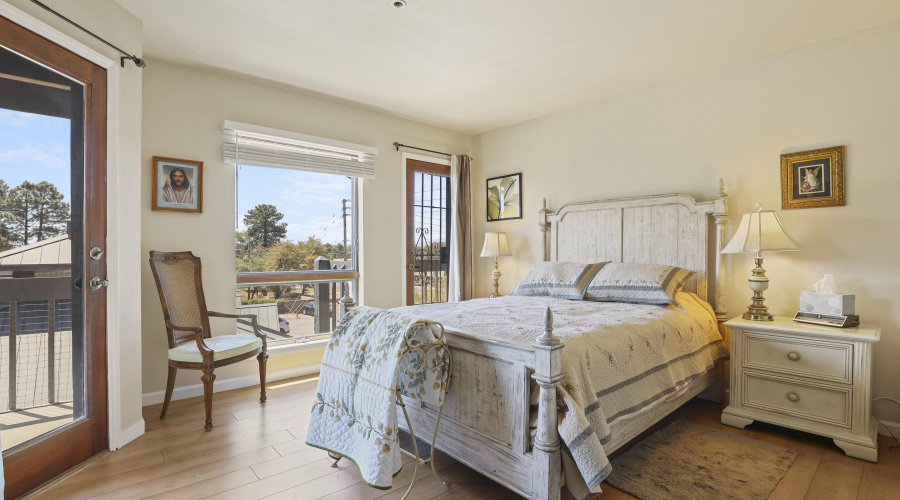 Master Bedroom (1)