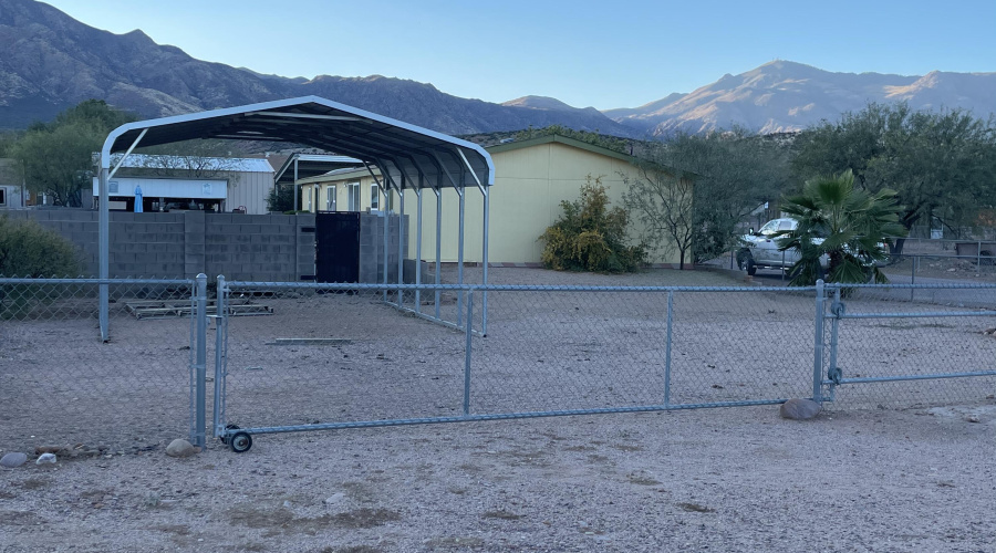 Large gate  corner lot
