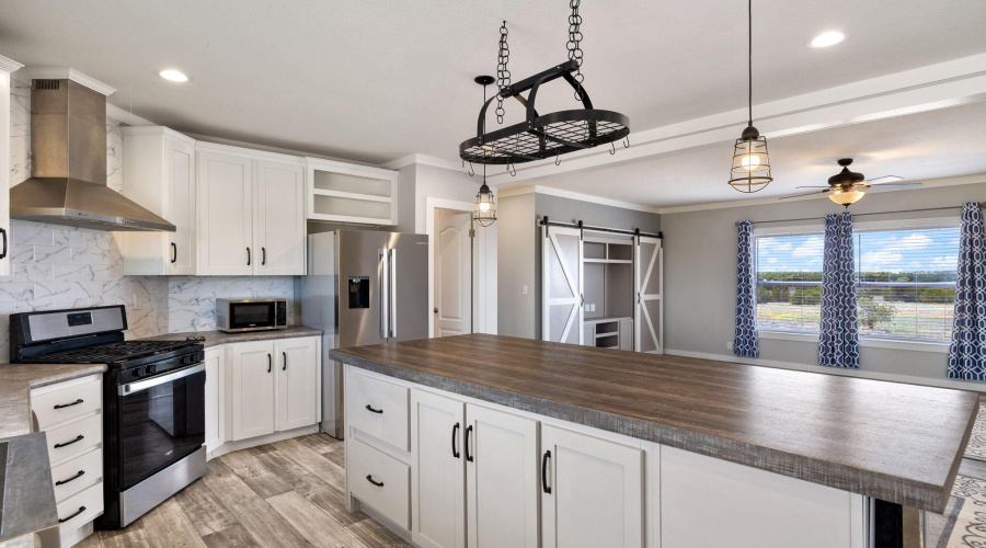Spacious Kitchen