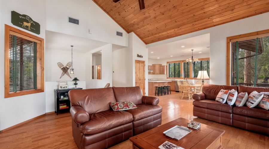 2404 E Scarlet Bugler Cir - 08