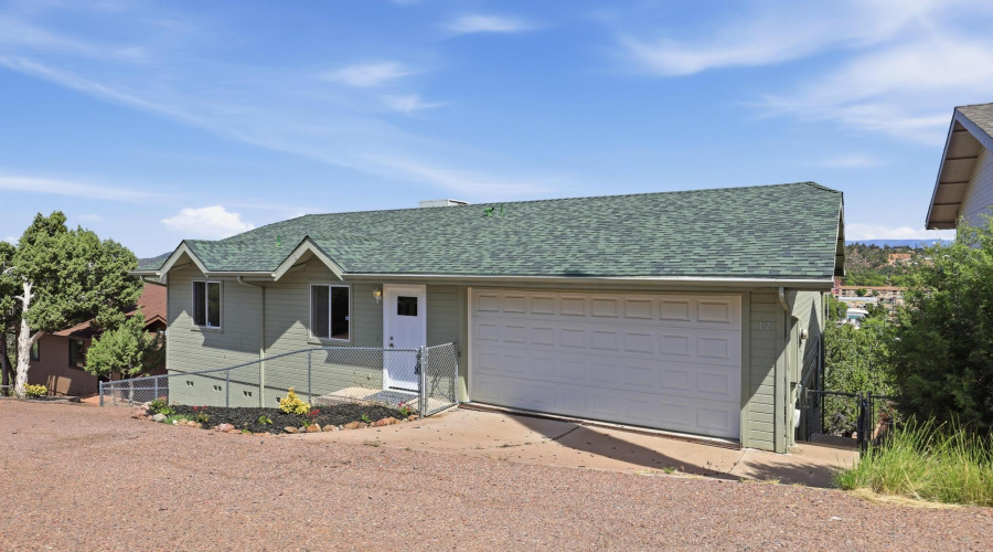 112_Ridge_Ln_001