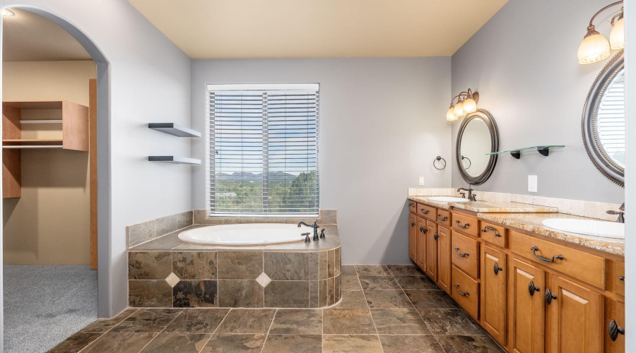 806 N Oak Point - 16