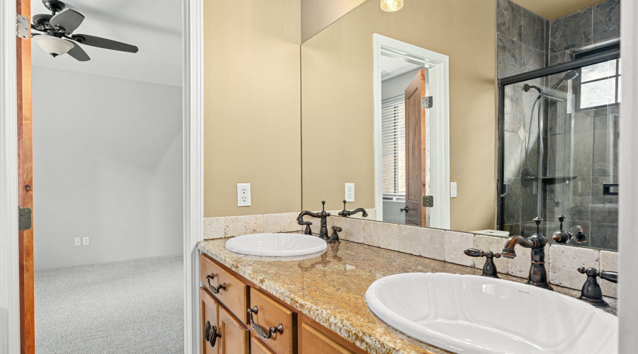 806 N Oak Point - 25