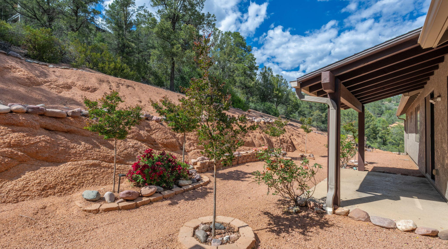 806 N Oak Point, 05-08 - 11