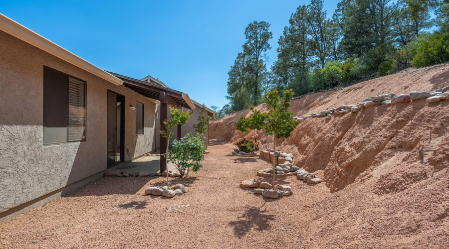 806 N Oak Point, 05-08 - 13