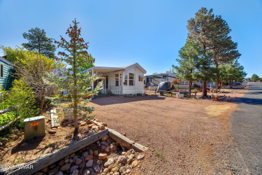 2725 Whiskey Road, Overgaard, Arizona 85933, Bedrooms, ,Bathrooms,Residential,For Sale,Whiskey,260818
