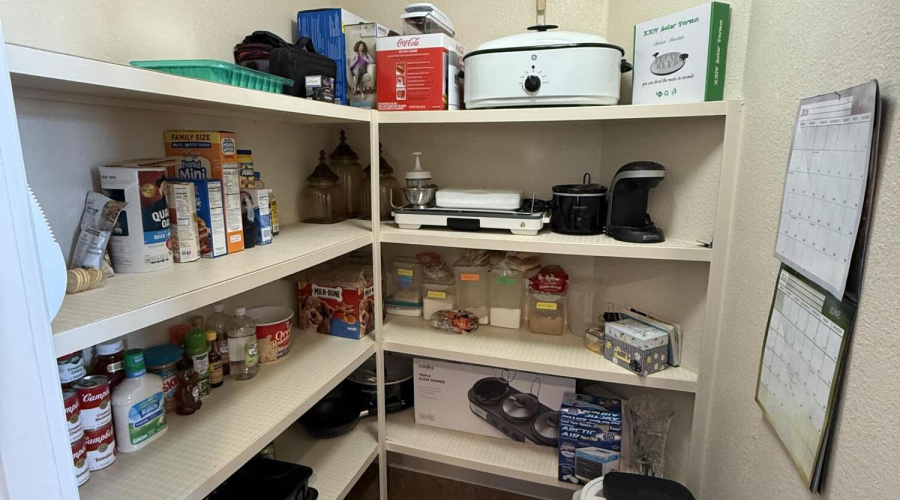 Walk in pantry