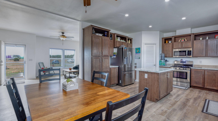 Dining & Kitchen