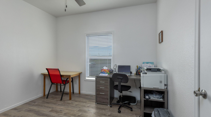 Bedroom/Office