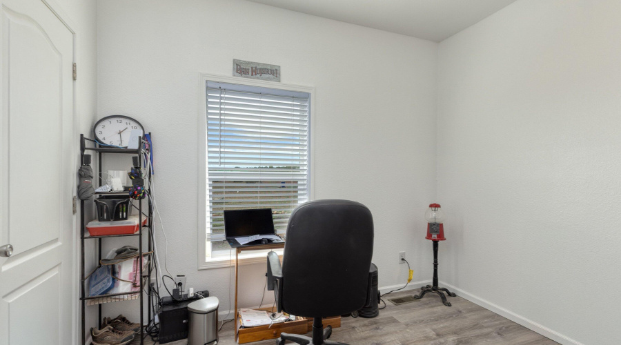 Bedroom/Office