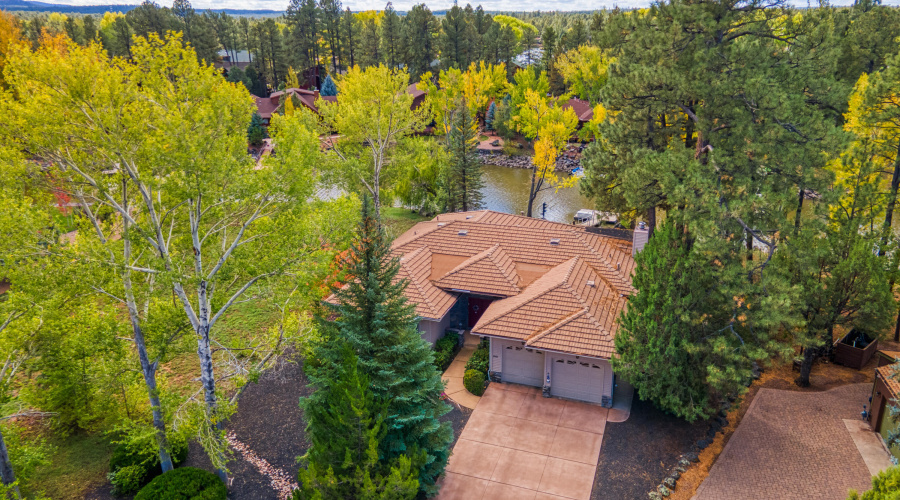 Lakefront Getaway