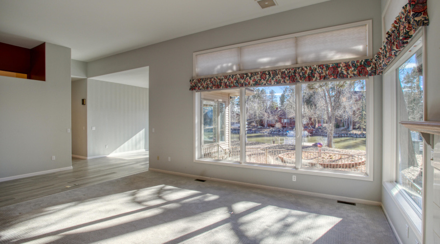 Family Room w/Lake Views