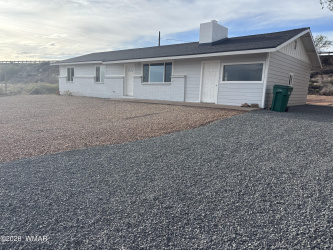828 14th Avenue, Holbrook, Arizona 86025, Bedrooms, ,Bathrooms,Residential,For Sale,14th,260866