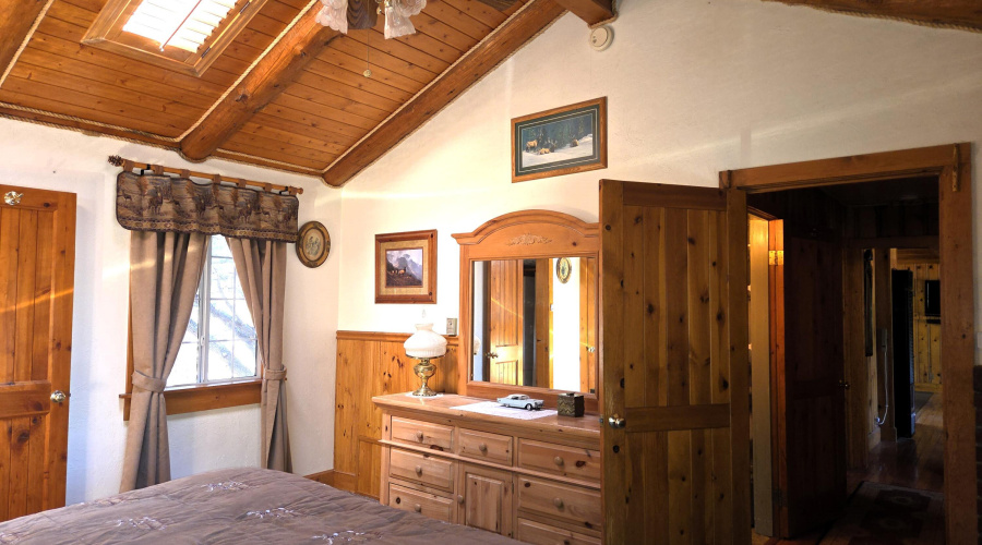primary bedroom toward hallway
