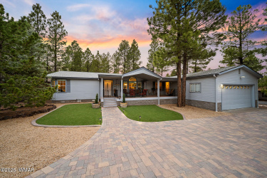 2060 Pine Grove Drive, Show Low, Arizona 85901, Bedrooms, ,Bathrooms,Residential,For Sale,Pine Grove,260902