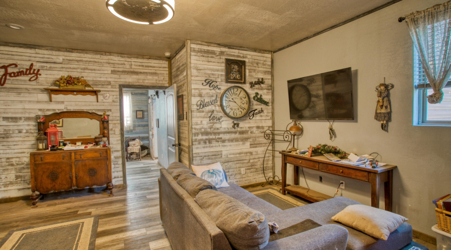 015_Family Room