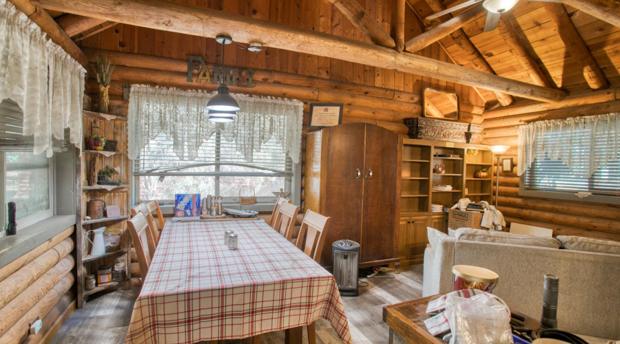 005_Dining Area