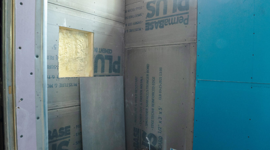 House 1 bathroom