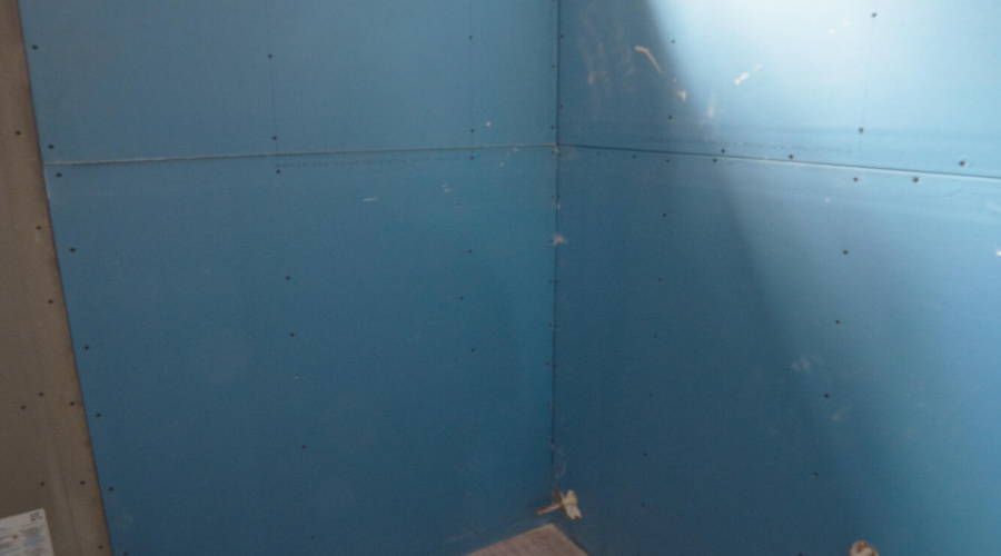 House 1 bathroom
