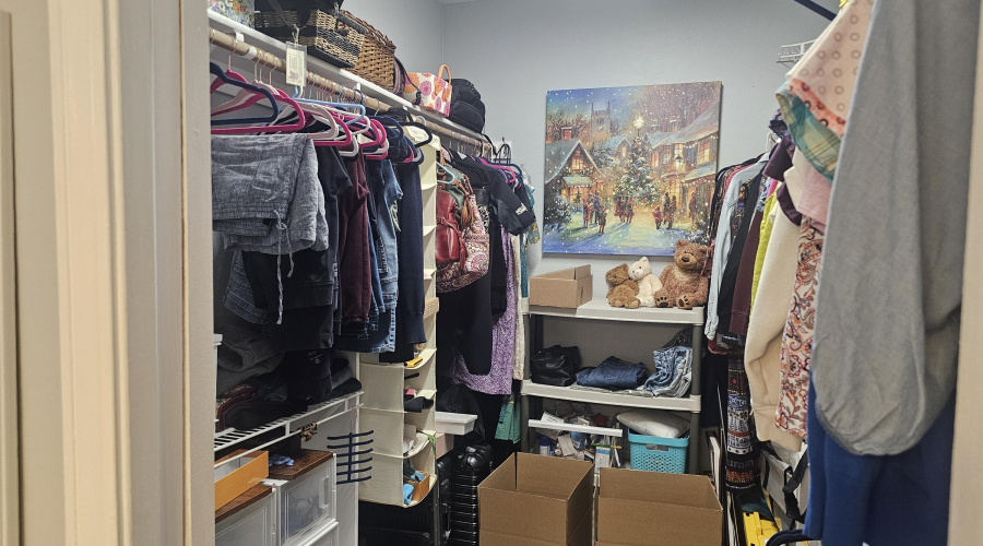 Walk-in Closet