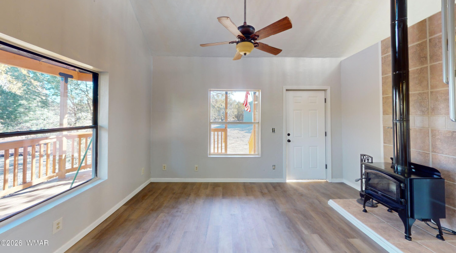 1-County-Road-N3091-Living-Room(2)