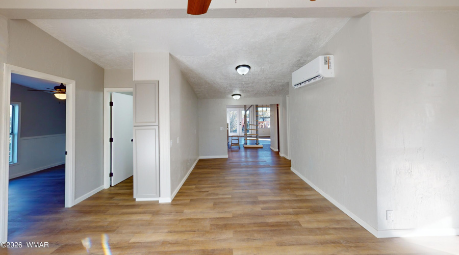 1-County-Road-N3091-Living-Room(3)