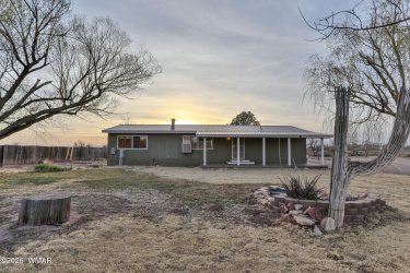 4551 3rd South Avenue, Joseph City, Arizona 86032, Bedrooms, ,Bathrooms,Residential,For Sale,3rd South,259653