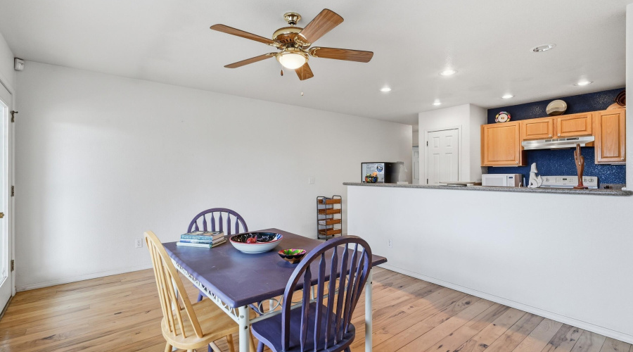 dining/kitchen