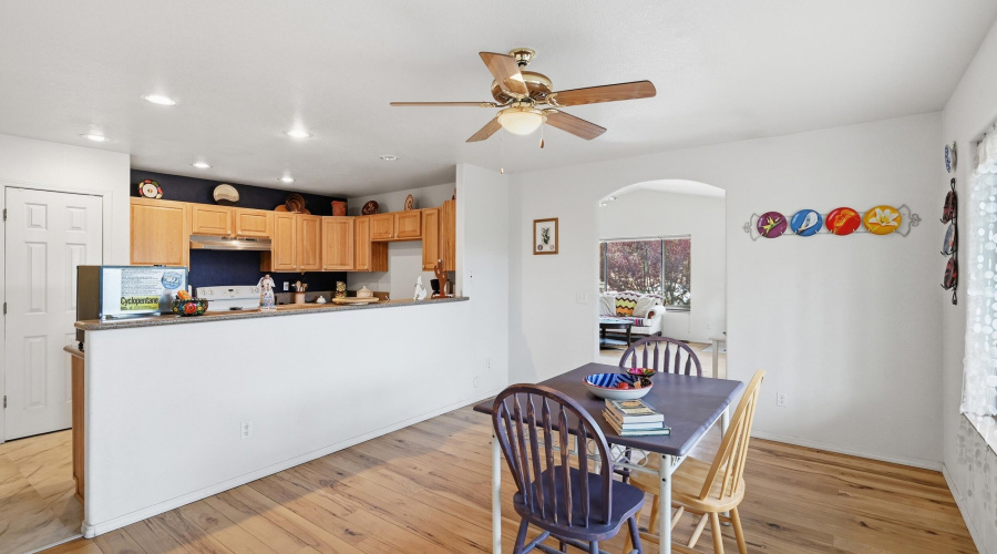 dining/kitchen