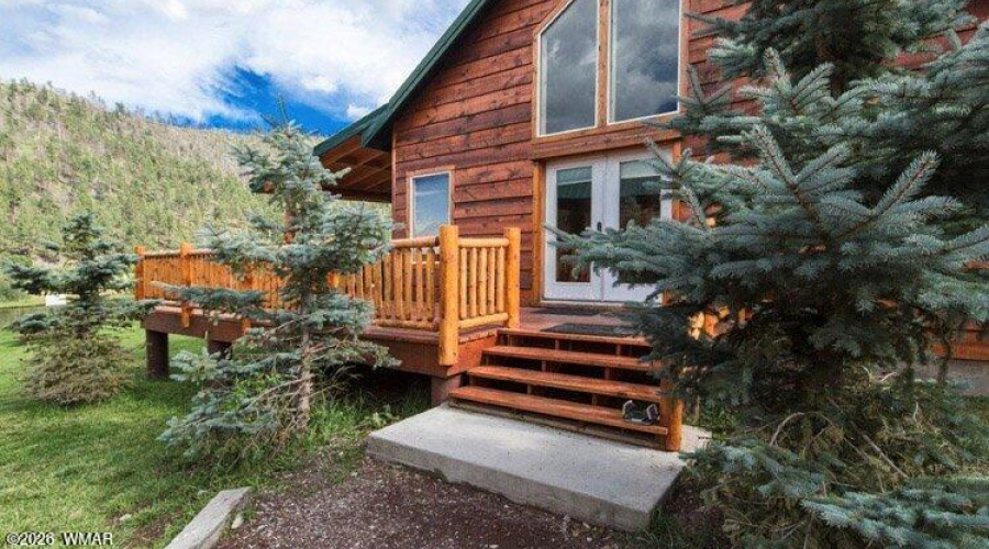 Cabin-281-ENTRY