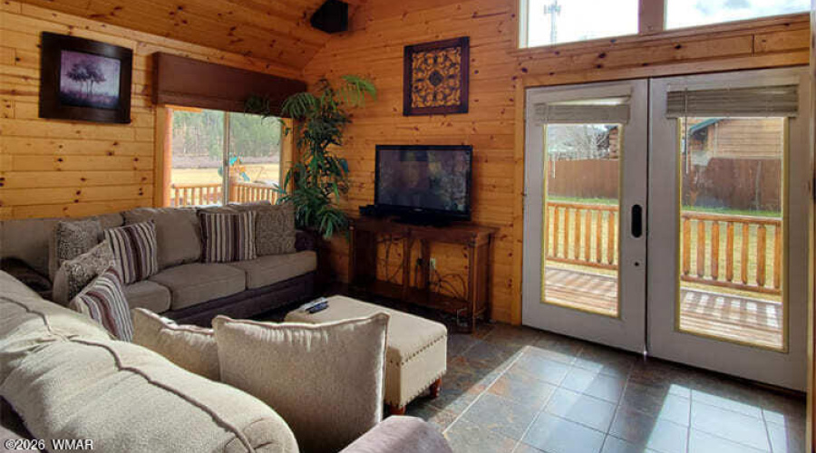 Cabin 281 Living Rm